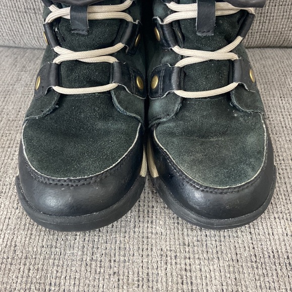 Sorel youth winter suede and leather boot size 2 - Picture 9 of 9